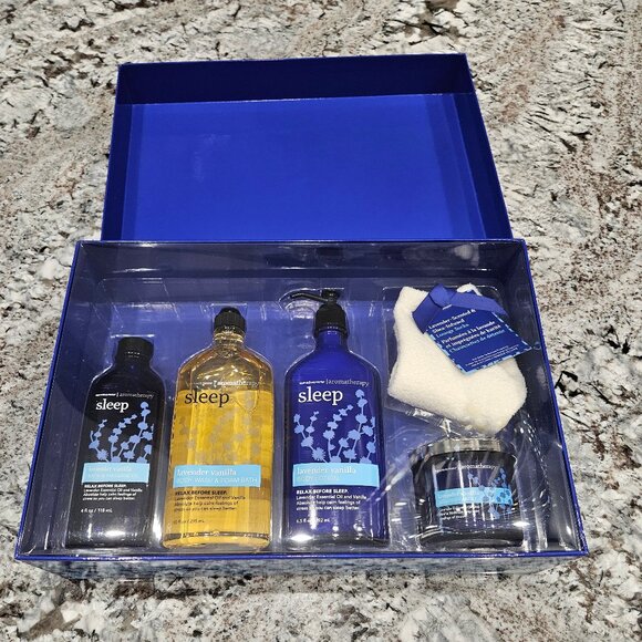 BRAND NEW BATH & BODY WORKS SLEEP GIFT BOX WITH LOTION, WASH, OIL, CANDLE, SOCKS - Picture 1 of 14
